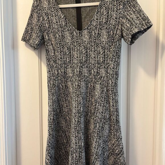 Theory Nikay Herringbone Dress Size Small A-Line - Picture 2 of 6